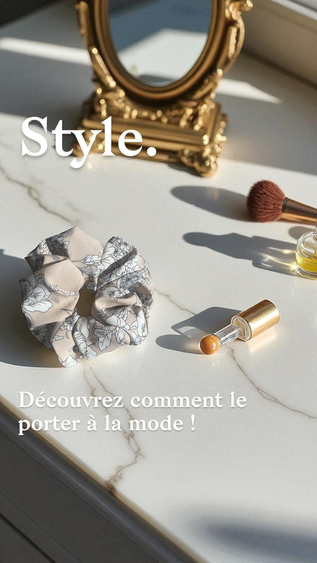 SKRÜNCHIES - Chouchou XXL Beige à Motifs Fleuris Blancs