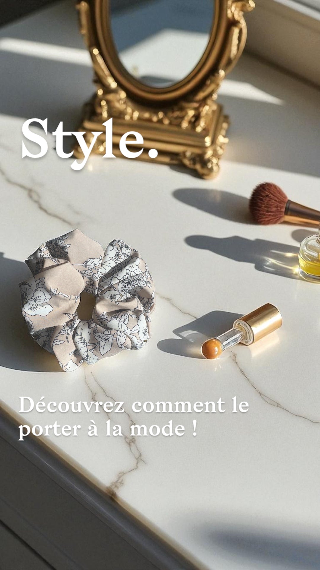 SKRÜNCHIES - Chouchou XXL Beige à Motifs Fleuris Blancs